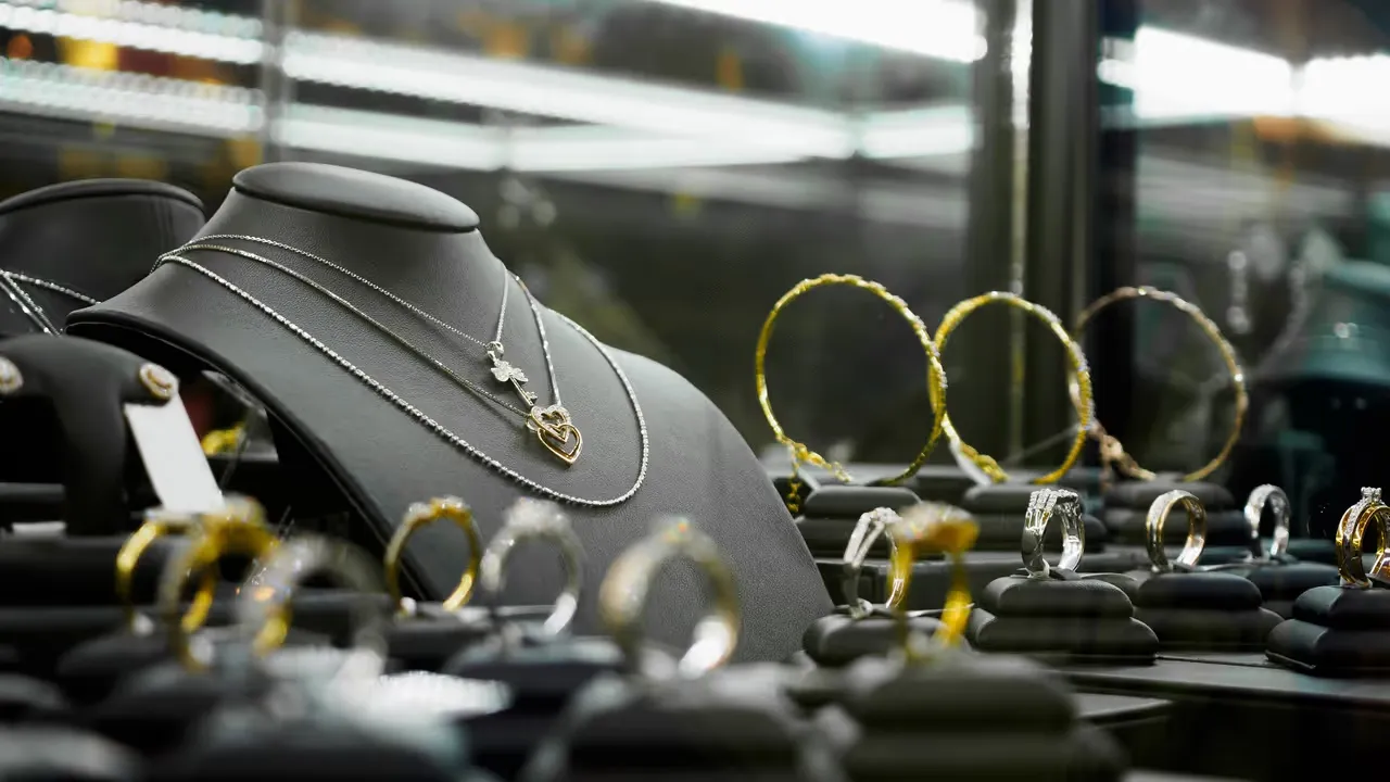 Så mycket är ditt gamla guld värt idag